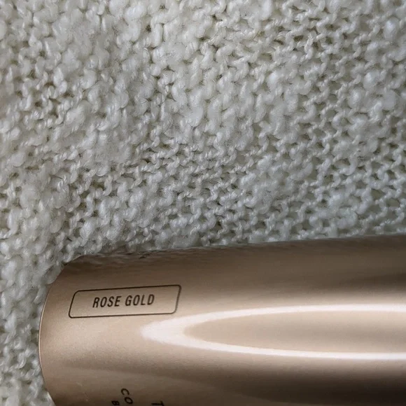 JLo Beauty that star filter complexion booster in Rose Gold, 30ml/1.0fl oz - Picture 4 of 8